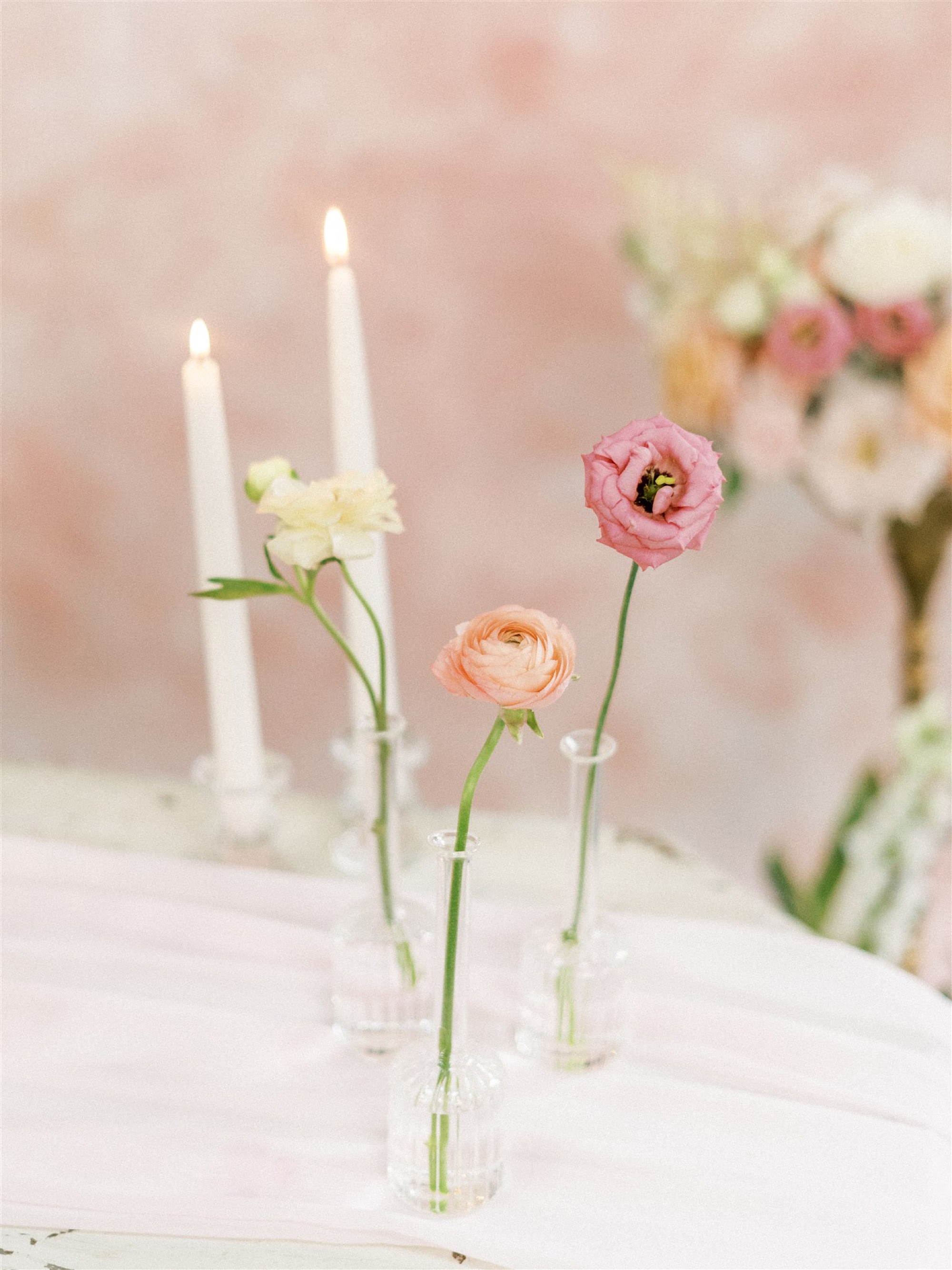 simple floral centerpieces for microwedding