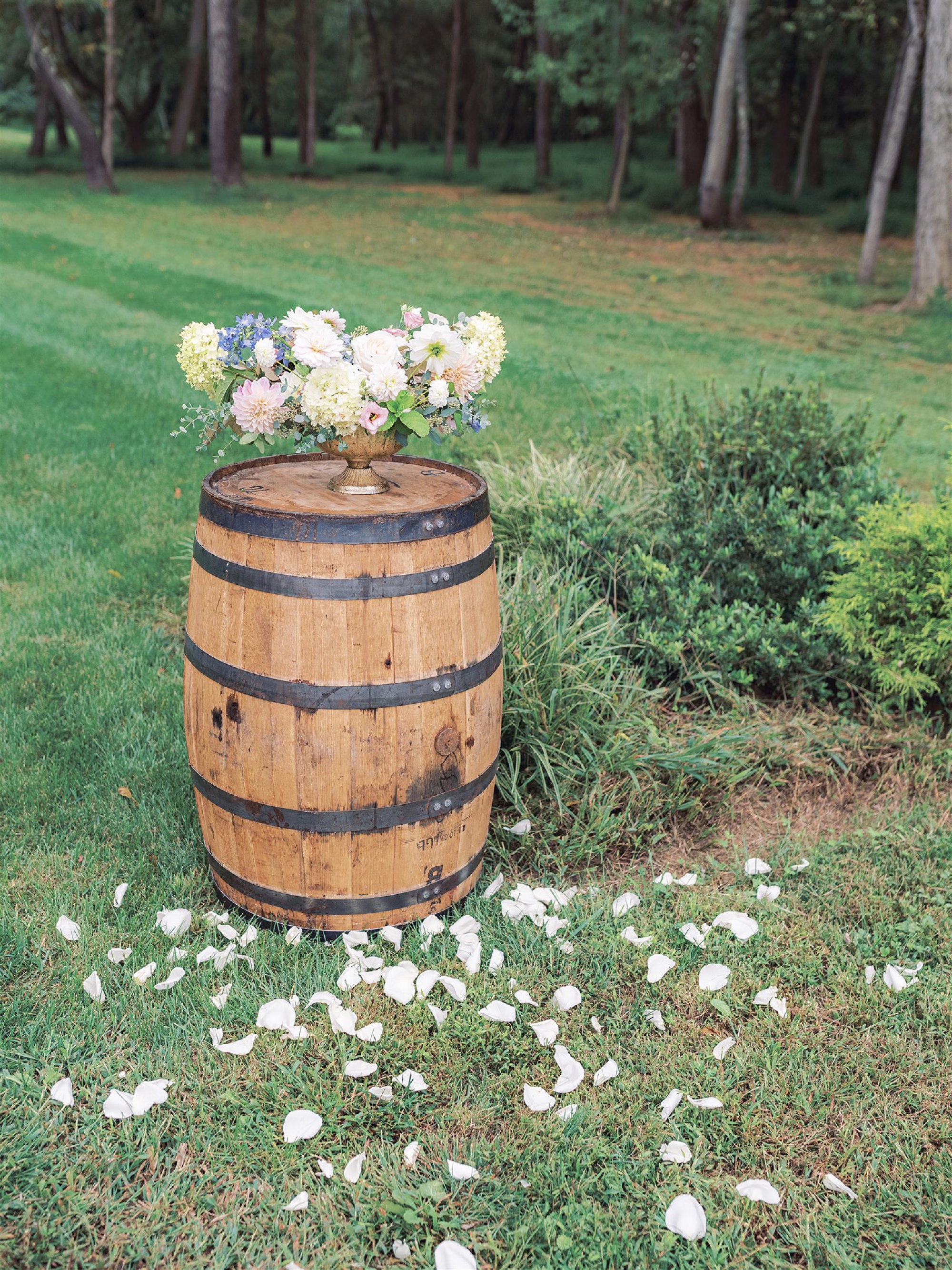 elegant decor for outdoor fall wedding ceremony at Mt Defiance Cidery